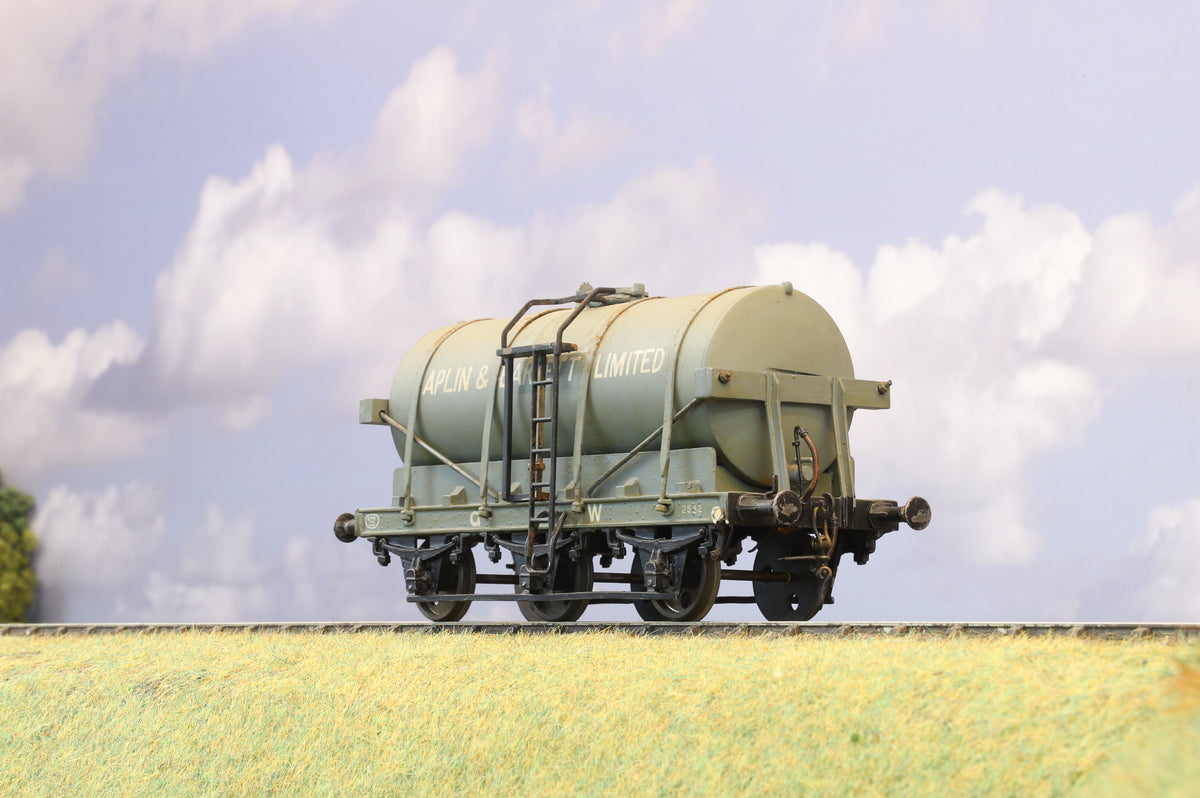 Finescale O Gauge (Kit-Built) GWR 6 Wheel Milk Tanker 'Aplin & Barrett Limited'