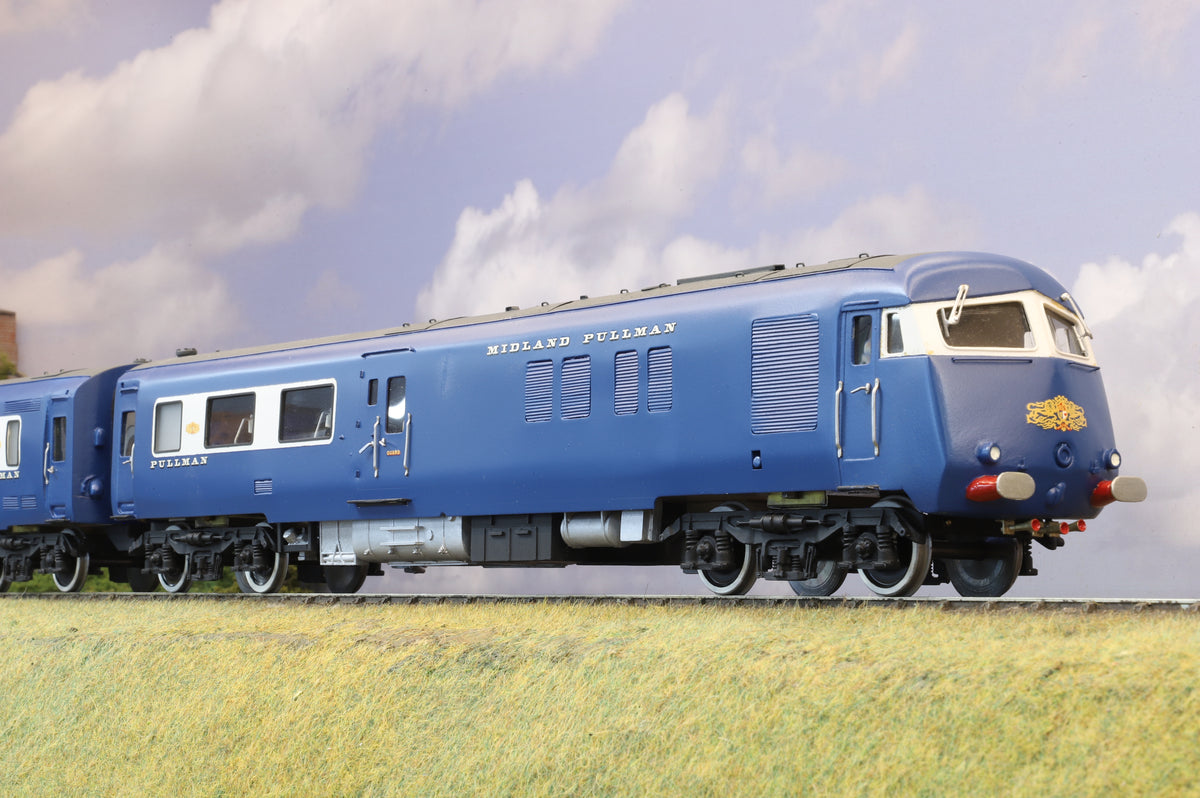 Kit-built Finescale O Gauge Midland Blue Pullman 6 Car Set