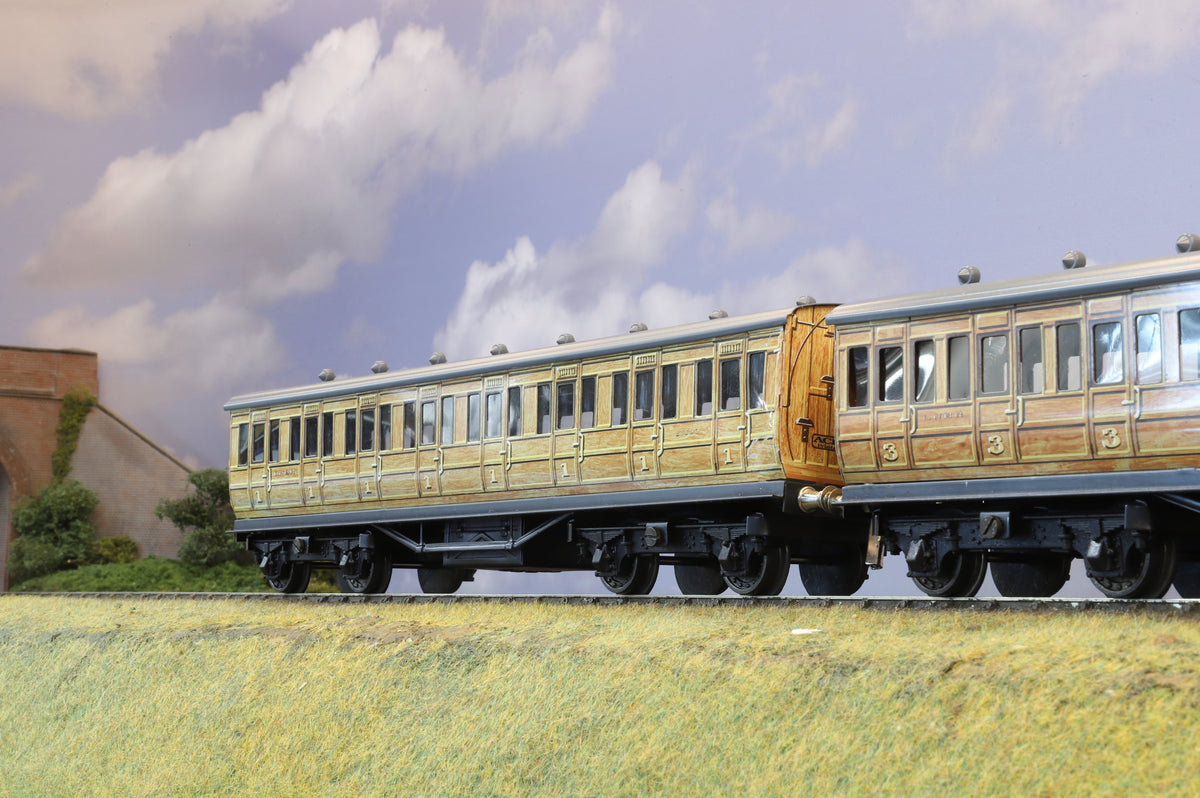 Ace Trains Coarse Scale O Gauge LNER Pair of Teak Coaches