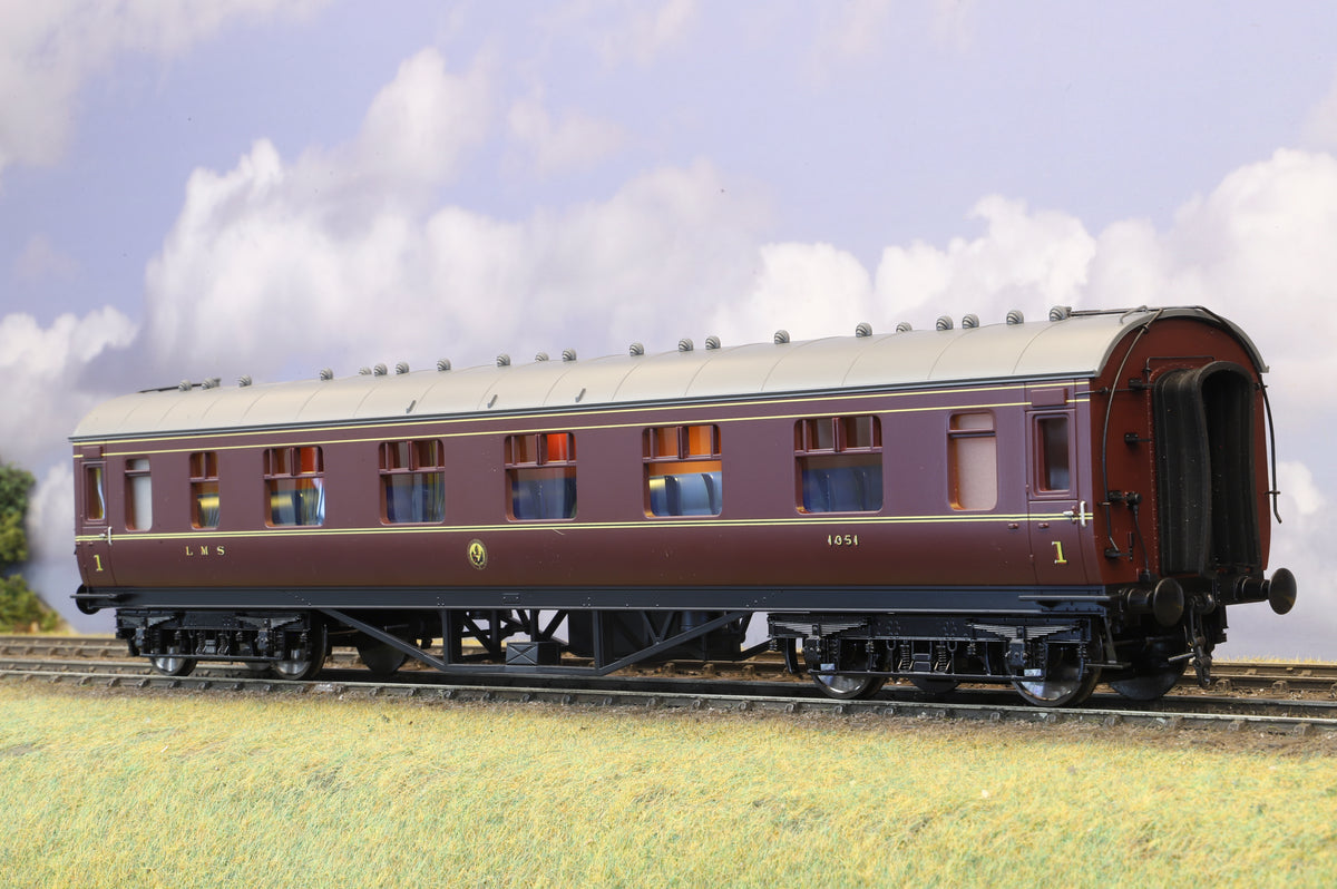 MTH Finescale O Gauge Rake of 4 x LMS Stanier Coaches