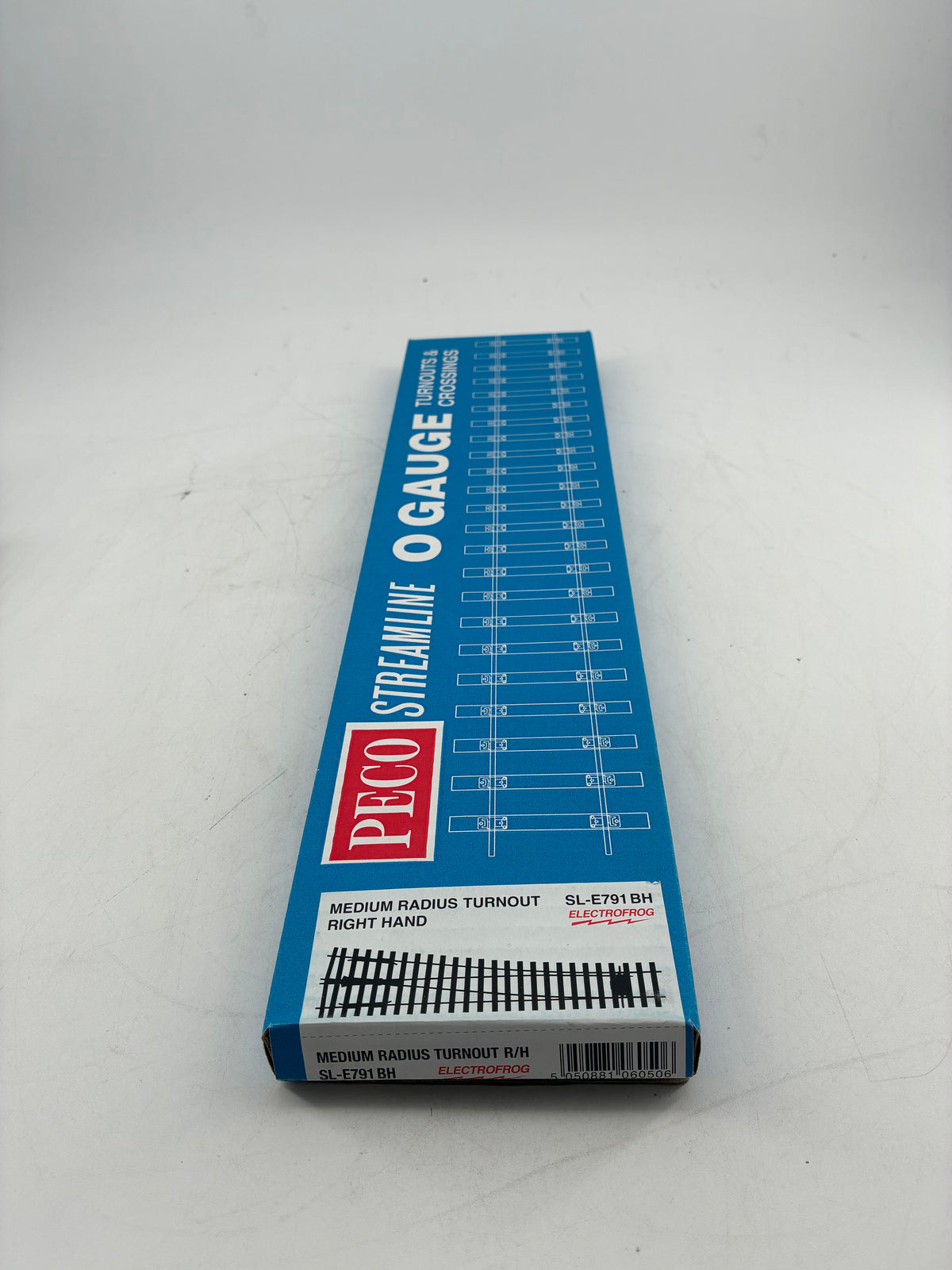 Peco Streamlined Medium Radius Right Hand Turnout SL-E791BH