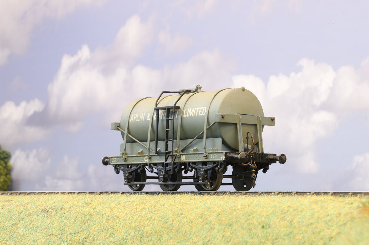 Finescale O Gauge (Kit-Built) GWR 6 Wheel Milk Tanker 'Aplin & Barrett Limited'