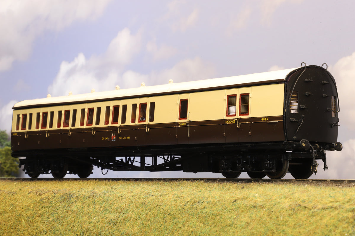 Finescale O Gauge (Kit-Built) GWR Collett 57ft Bow End Brake Suburban No. 4982