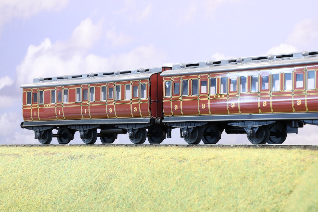 Ace Trains Coarse Scale O Gauge Rake of 3 LMS 6 Wheel LMS Red Coaches