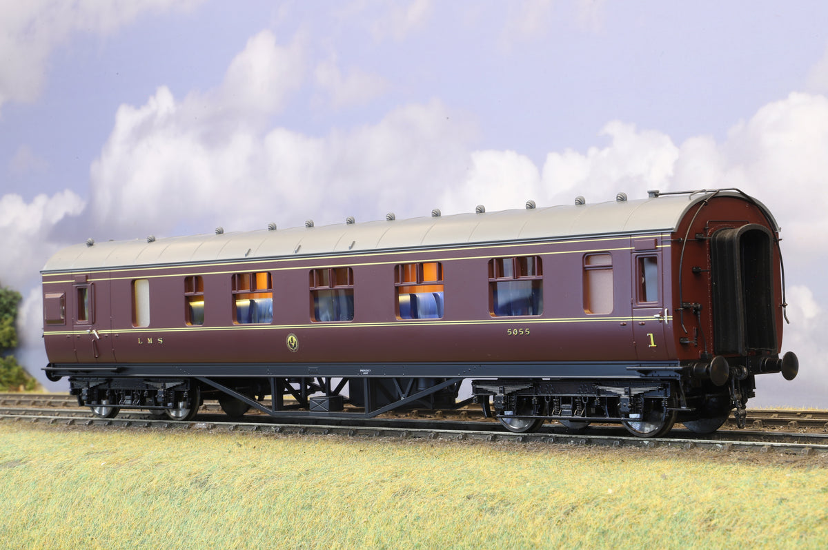 MTH Finescale O Gauge Rake of 4 x LMS Stanier Coaches