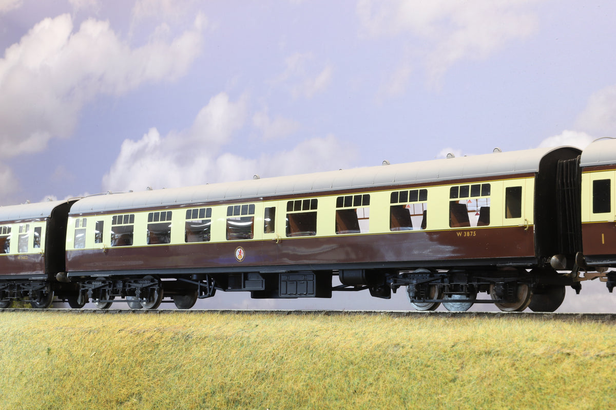 Aquitrain Finescale O Gauge Rake of Three BR Mk1 Coaches, Chocolate &amp; Cream