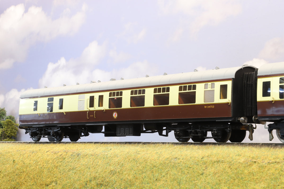 Aquitrain Finescale O Gauge Rake of Three BR Mk1 Coaches, Chocolate &amp; Cream
