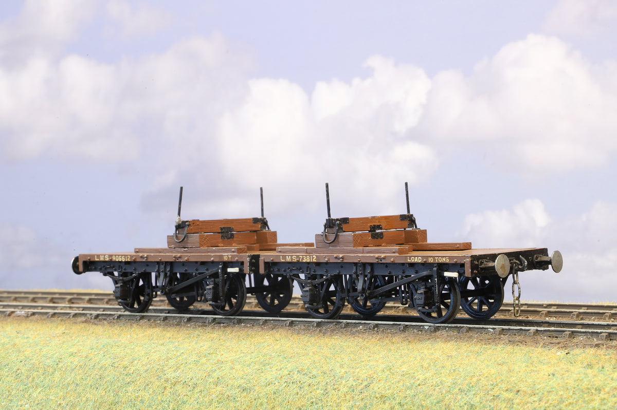Kit-built  Finescale O Gauge  Pair of Four Wheel Bolster Wagons