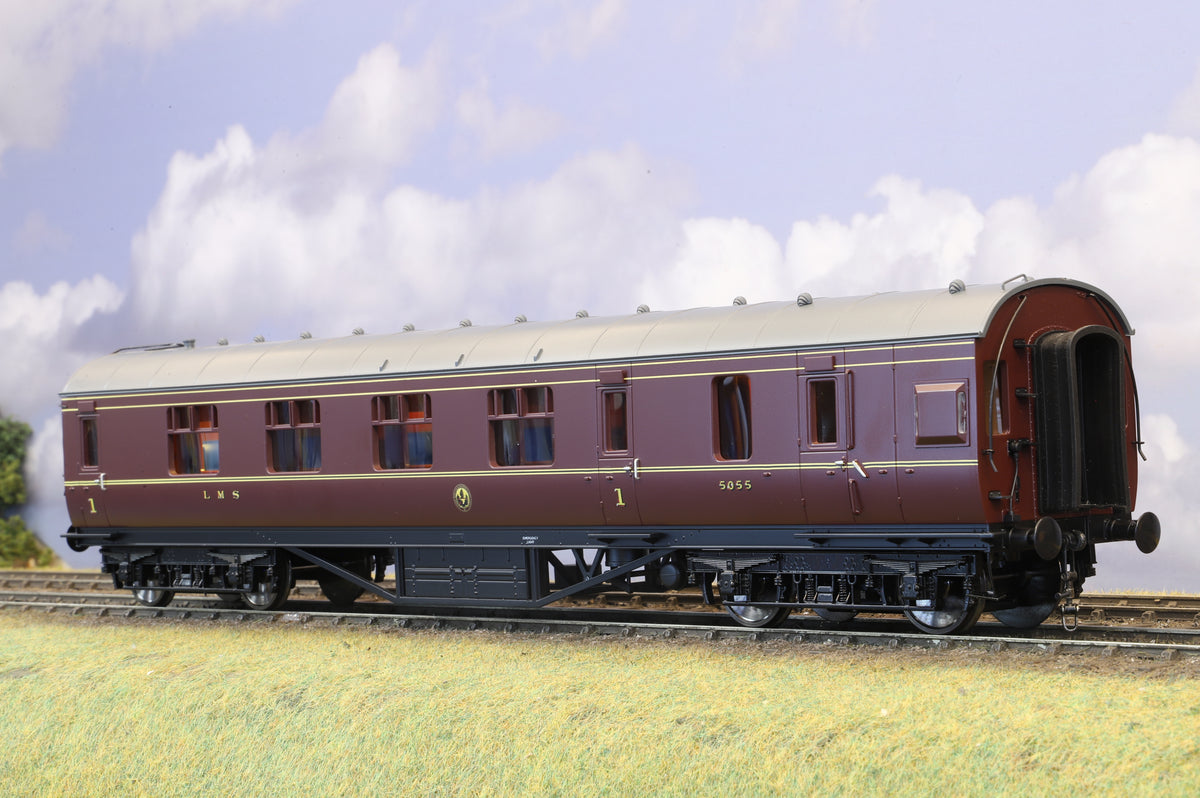 MTH Finescale O Gauge Rake of 4 x LMS Stanier Coaches