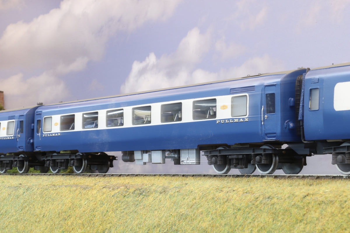 Kit-built Finescale O Gauge Midland Blue Pullman 6 Car Set