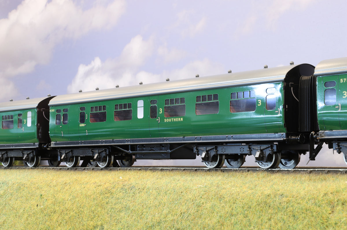 Darstaed Coarse Scale O Set of 3 SR Bulleid Coaches Malachite Green &#39;Set A&#39;