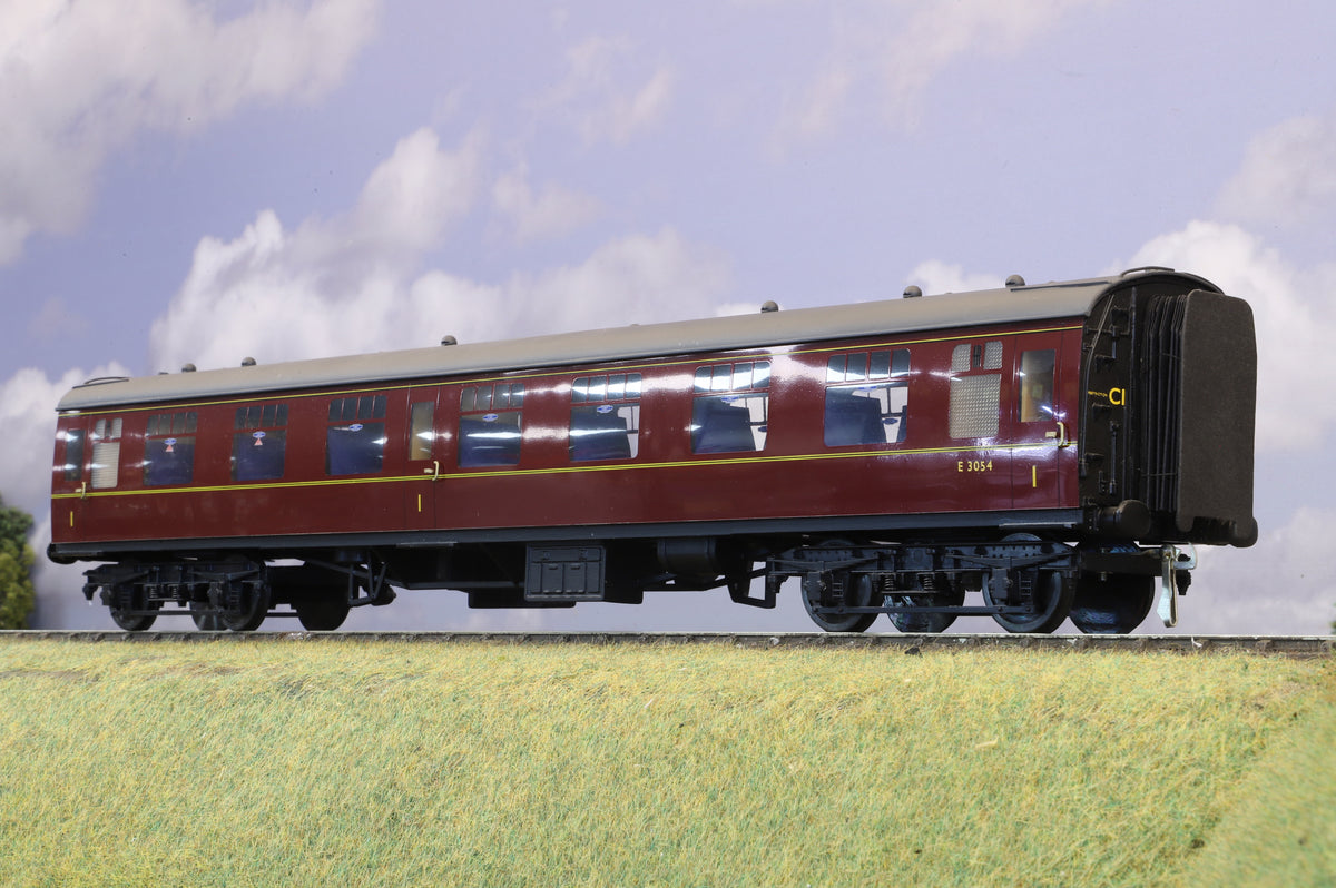 Aquitrain Finescale O Gauge Rake of Four BR Mk1 Coaches, Lined Maroon