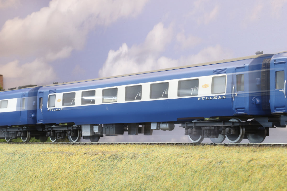 Kit-built Finescale O Gauge Midland Blue Pullman 6 Car Set