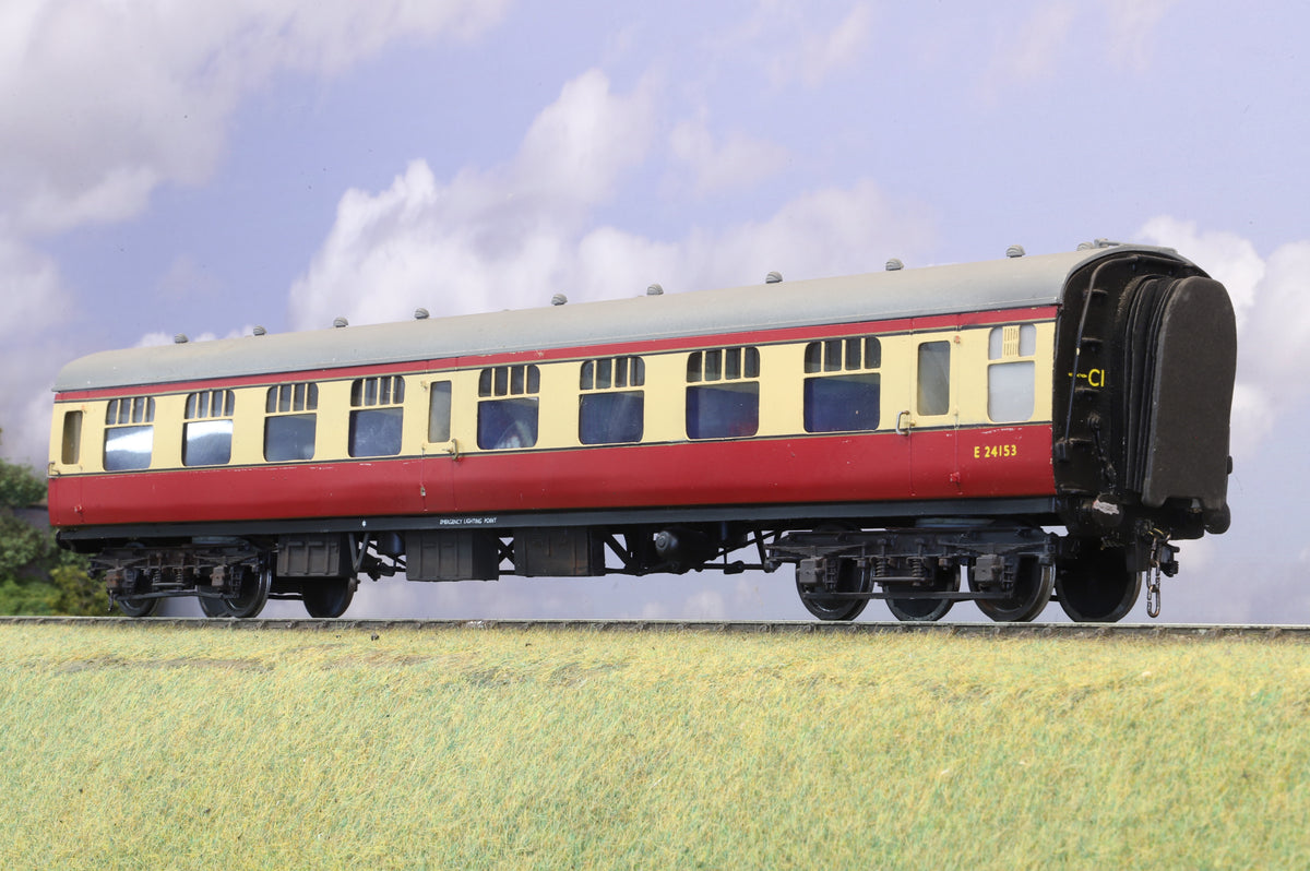 Aquitrain Finescale O Gauge MK1 SK No. E24253 BR Crimson & Cream