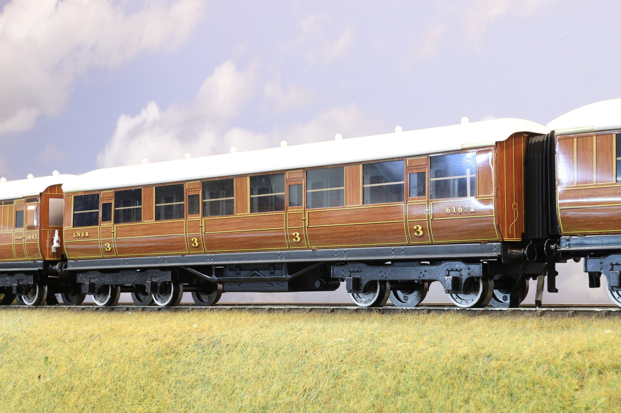 Darstaed Coarse Scale O Set of 3 LNER Gresley Coaches Teak 'Set A ...