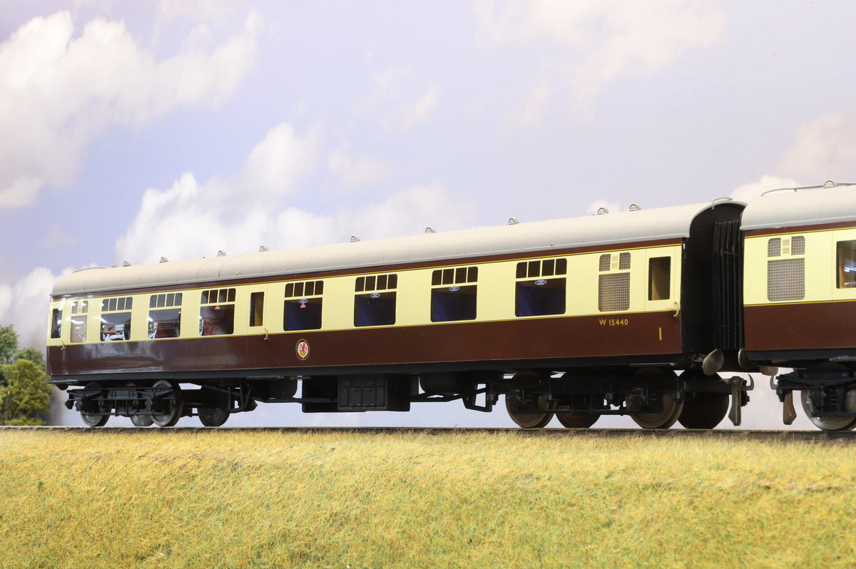 Aquitrain Finescale O Gauge Rake of Three BR Mk1 Coaches, Chocolate &amp; Cream