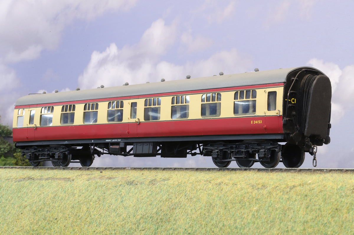 Aquitrain Finescale O Gauge MK1 SK No. E24253 BR Crimson & Cream