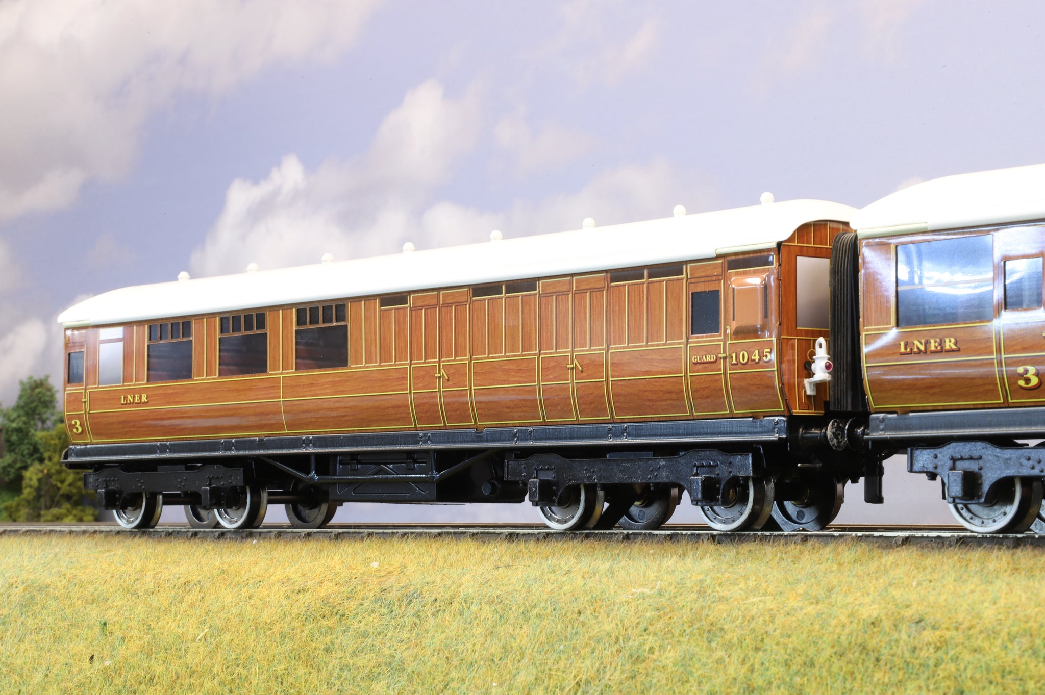 Darstaed Coarse Scale O Set of 3 LNER Gresley Coaches Teak 'Set A ...