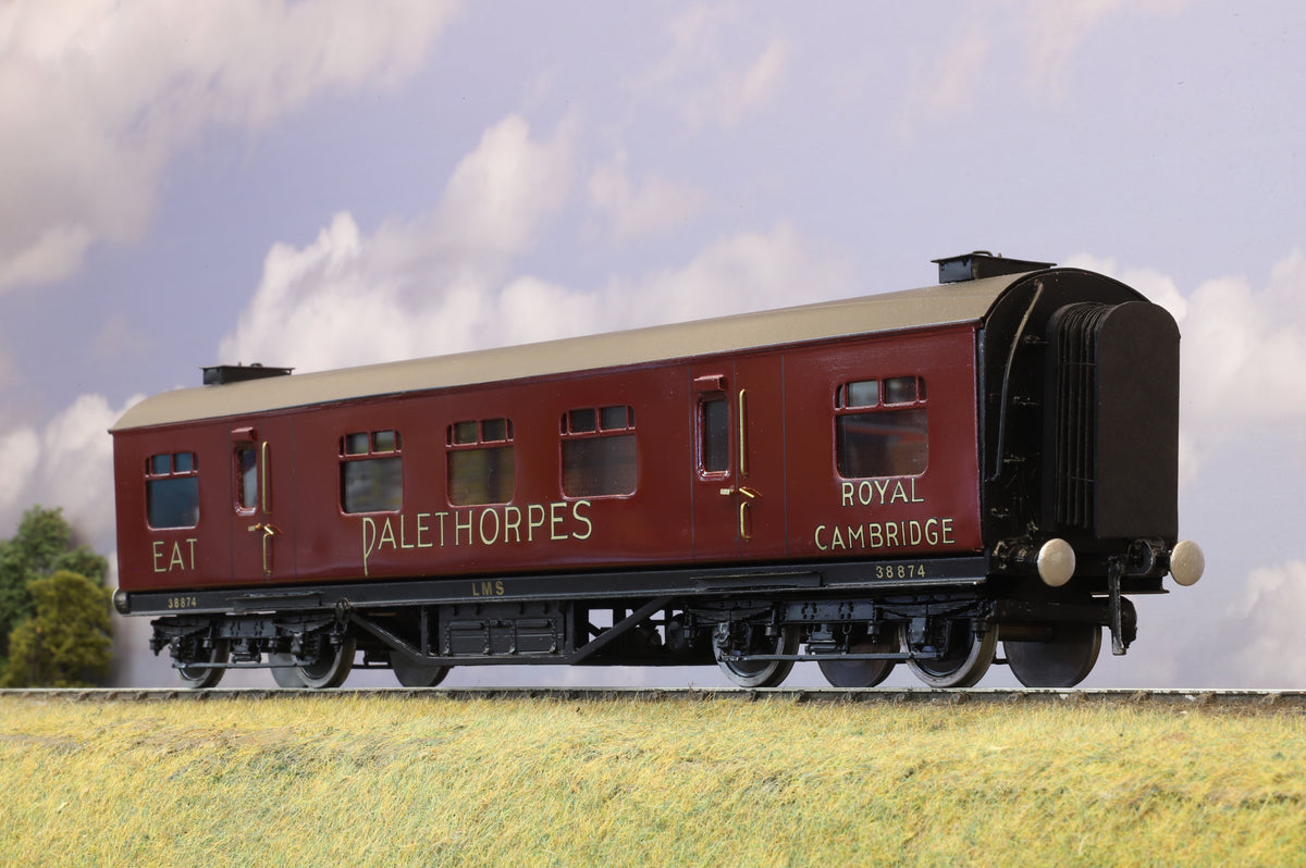 Finescale O Gauge (Kit-Built) LMS Stanier Palethorpes 50ft Corridor Sausage Van