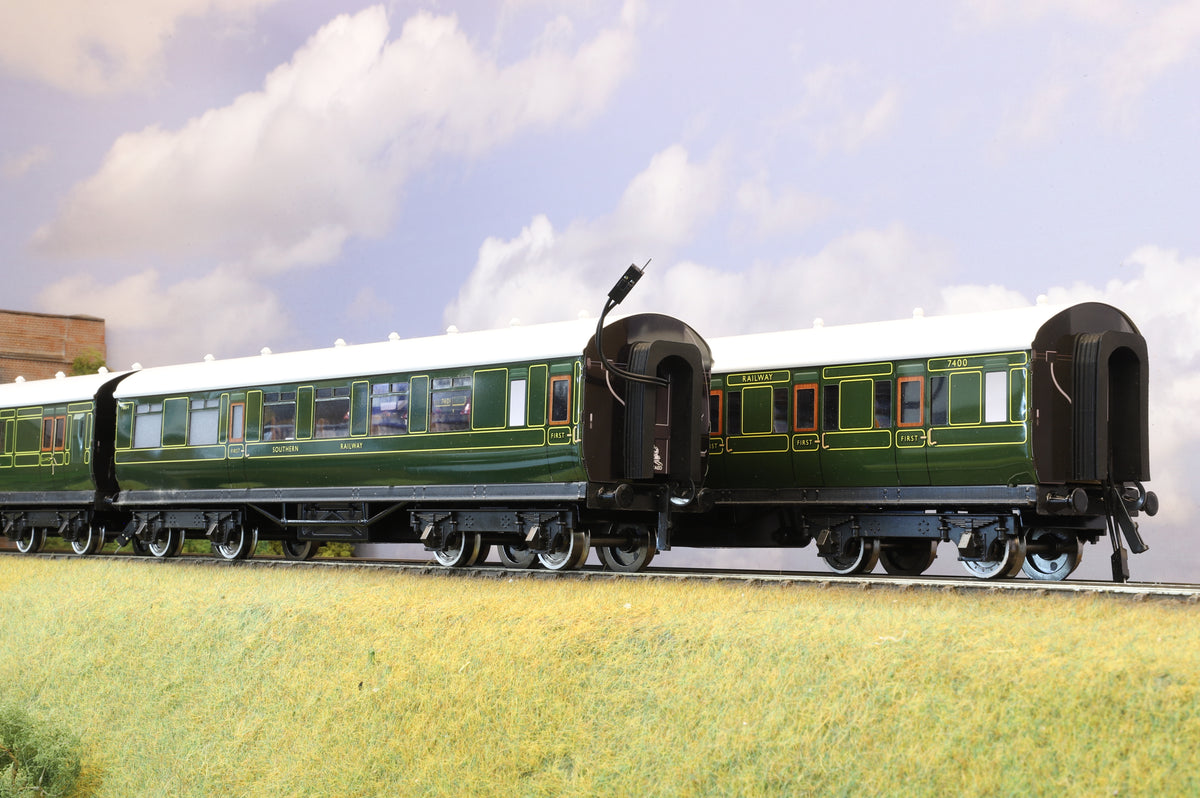 Darstaed Coarse Scale O Set of 3 SR Manusell Coaches SR Green &#39;Set B&#39;