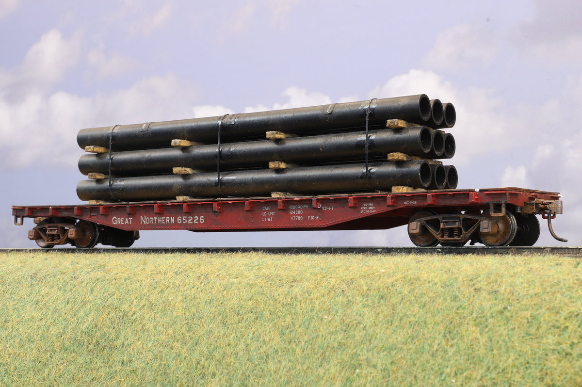 Atlas American O Gauge Pair of Flat Cars with Pipe Load