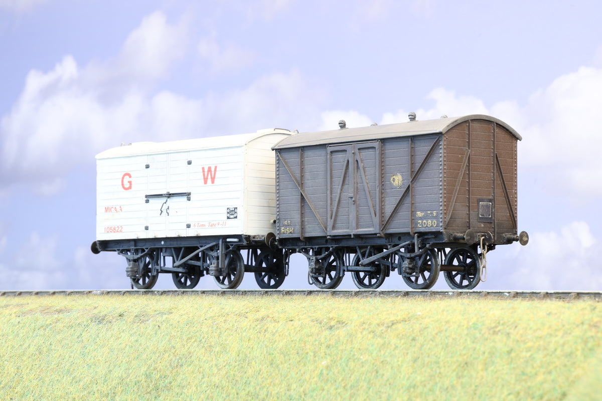 Finescale O Gauge (Kit-Built) GWR Mica A & 10Ton Fish Van, Weathered