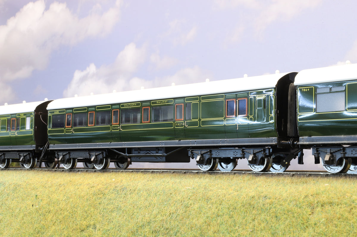 Darstaed Coarse Scale O Set of 3 SR Manusell Coaches SR Green &#39;Set B&#39;