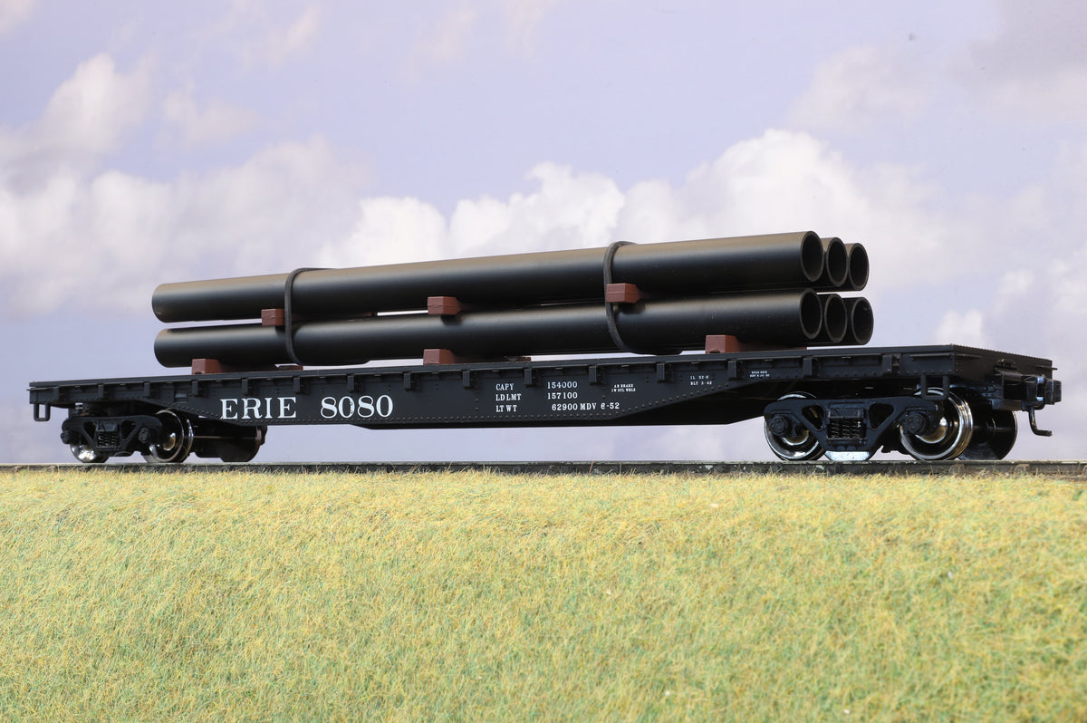 Atlas American O Gauge Pair of Flat Cars with Pipe Load