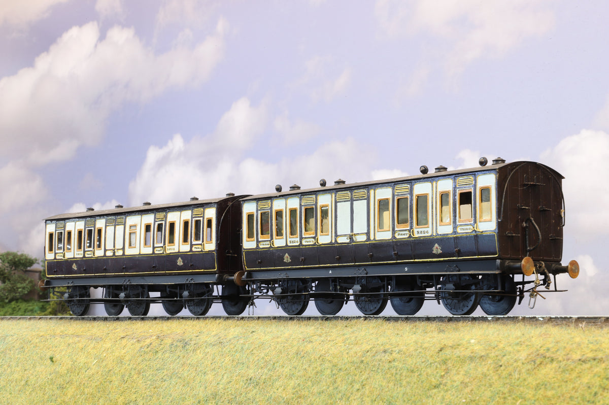 Finescale O Gauge (Kit-Built) Pair of LNWR 6-Wheel Passenger Compartment Coaches (Brass Construction)