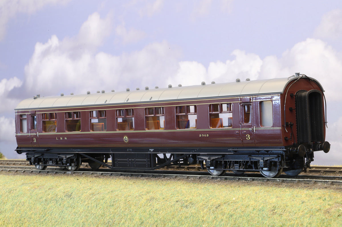 MTH Finescale O Gauge Rake of 4 x LMS Stanier Coaches