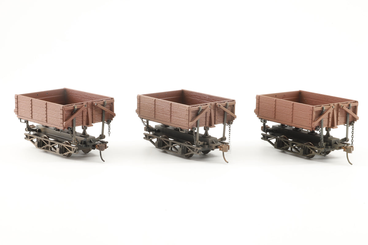 Spectrum/Bachmann On30 No.29801, Three Logging and Mining Cars