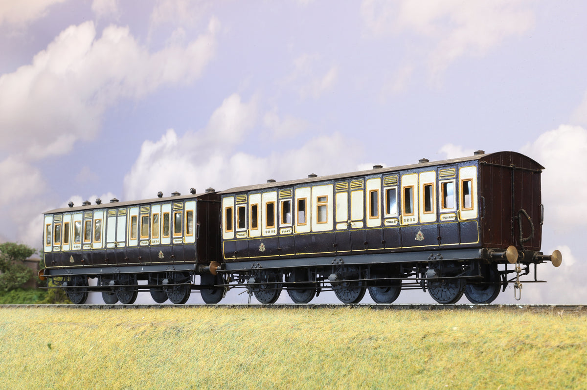 Finescale O Gauge (Kit-Built) Pair of LNWR 6-Wheel Passenger Compartment Coaches (Brass Construction)
