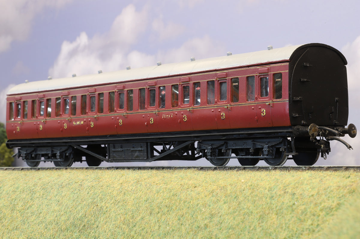 Finescale O Gauge (Kit-Built) Pair of LMS Period III Suburbans