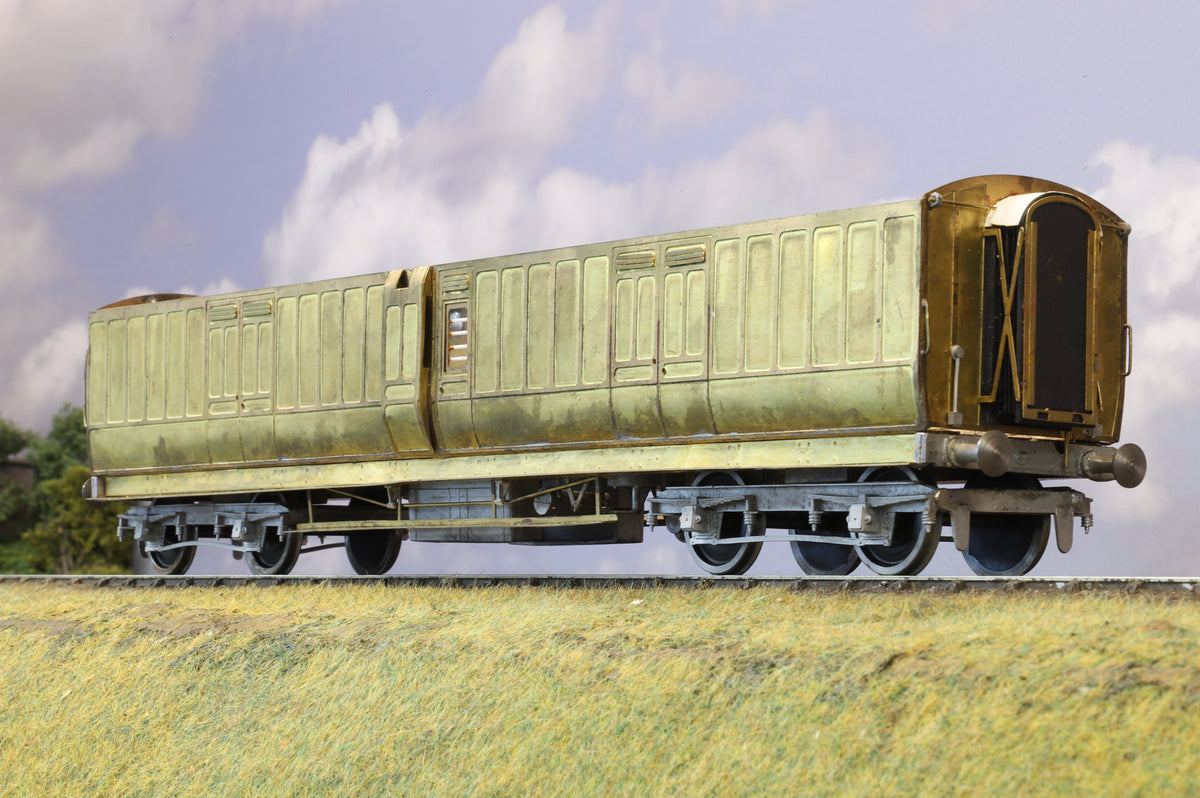 WORKSHOP Kit-built Finescale O Gauge LNWR Arch Roof Full Brake Coach (Brass Construction)