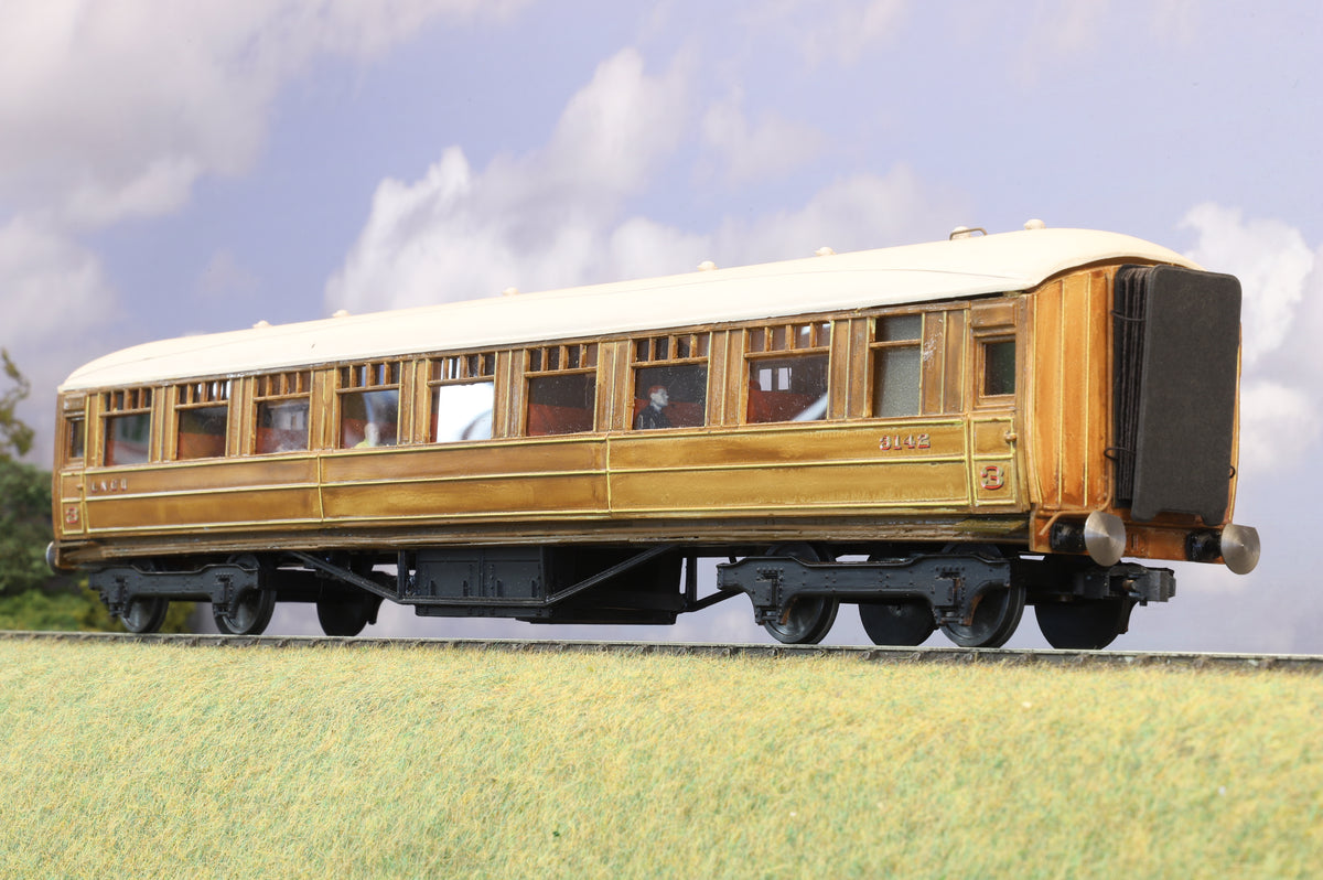 Finescale O Gauge (Kit-Built) LNER Gresley Teak Third Open No.3142