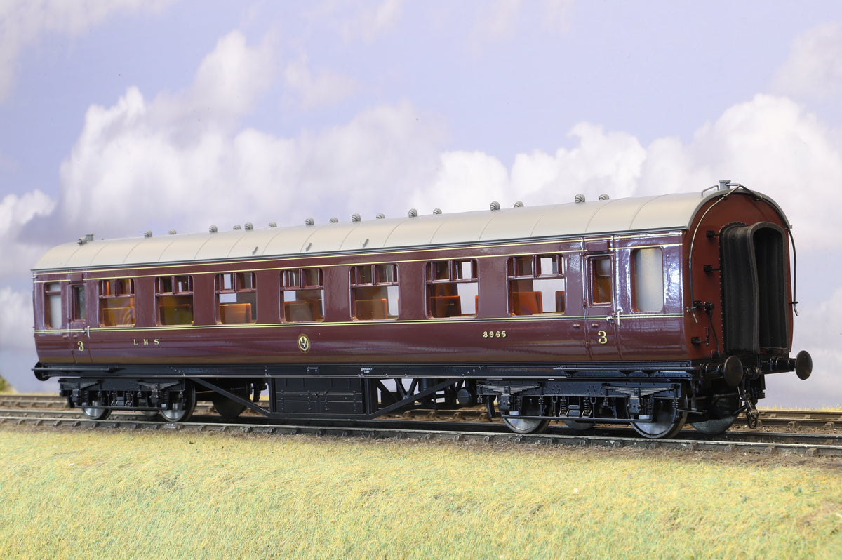 MTH Finescale O Gauge Rake of 4 x LMS Stanier Coaches