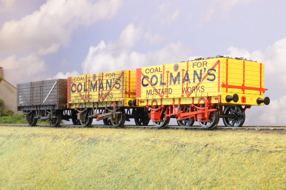 Accucraft Gauge 1 (1:32) Rake of 3 x LNER Region Wagons, Weathered