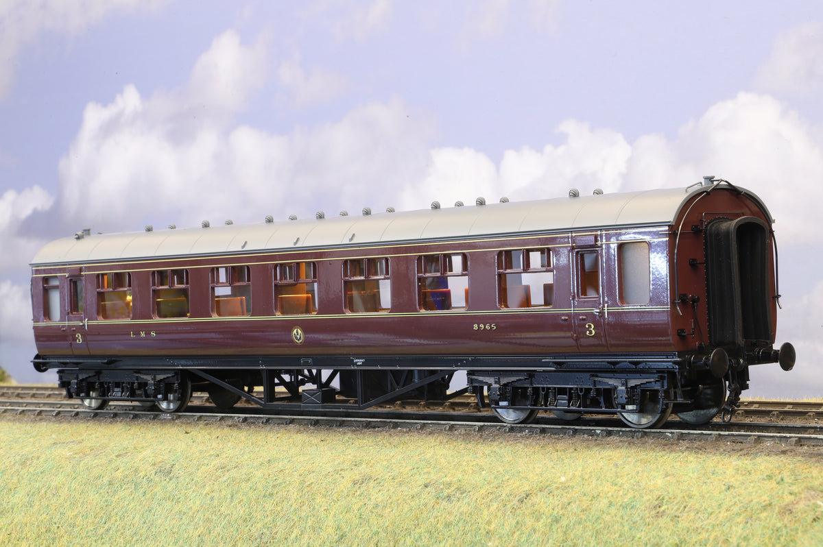 MTH Finescale O Gauge Rake of 4 x LMS Stanier Coaches