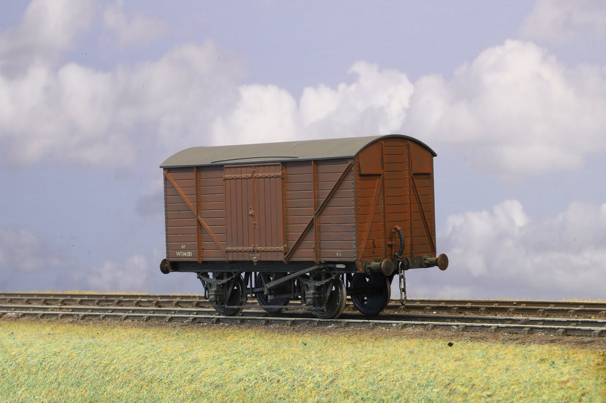 Finescale O Gauge (Kit-Built) BR 12T Ventilated Van No. W114151 BR Bauxite Weathered