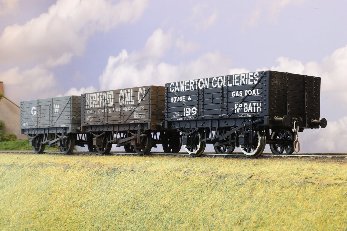 Accucraft Gauge 1 (1:32) Rake of 3 x GWR Region Wagons, Weathered