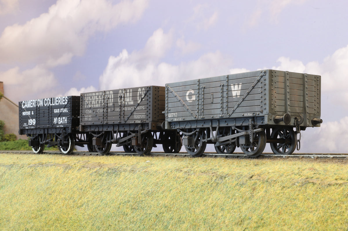 Accucraft Gauge 1 (1:32) Rake of 3 x GWR Region Wagons, Weathered