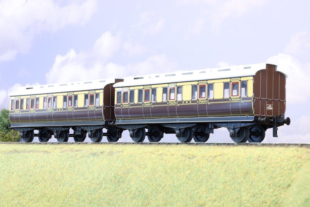 Ace Trains Coarse Scale O Gauge Pair GWR 6 Wheel GWR Coaches