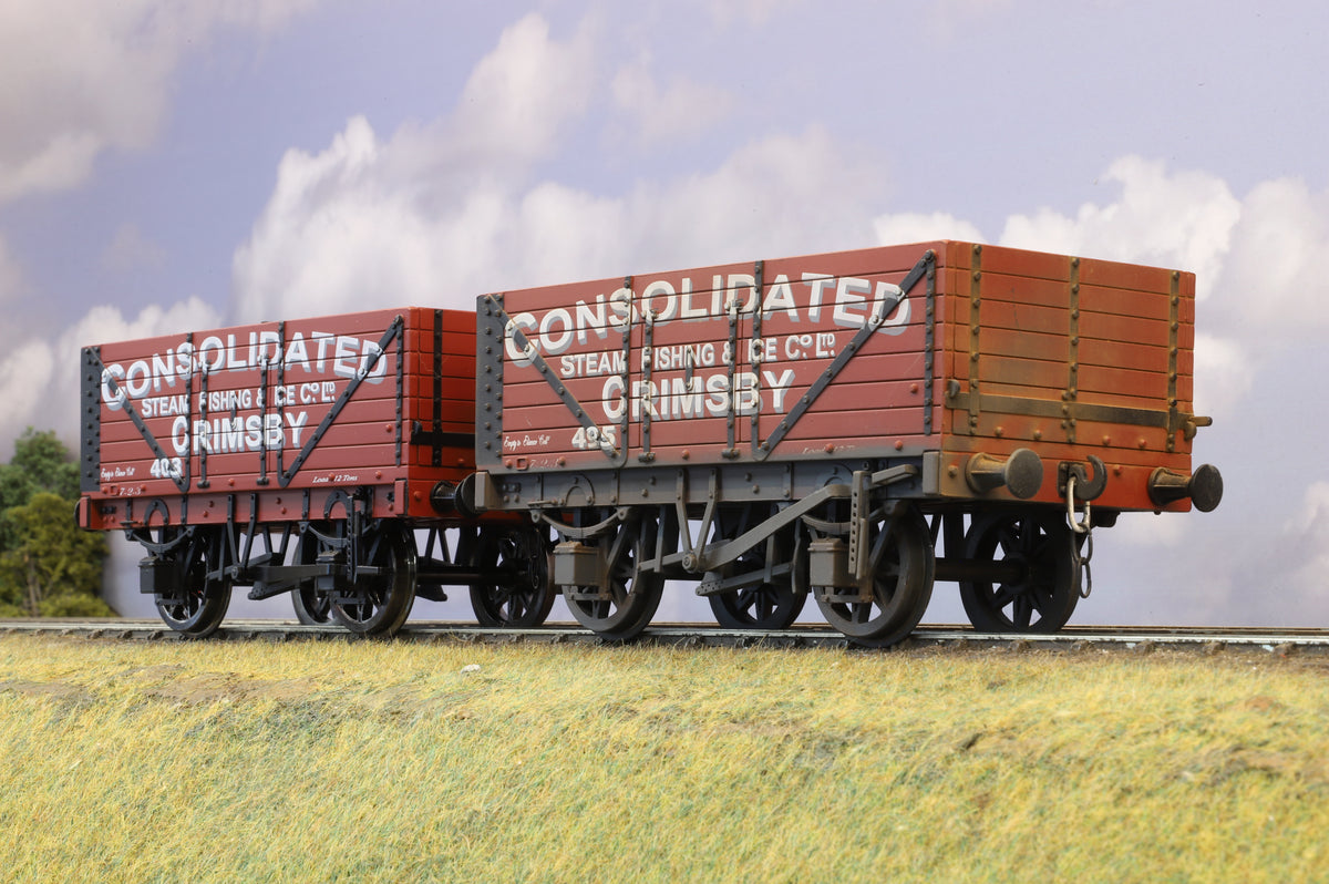 Accucraft Gauge 1 (1:32) Rake of 2 x Private Owner Wagons 'Consolidated Steam Fishing & Ice Co', Weathered