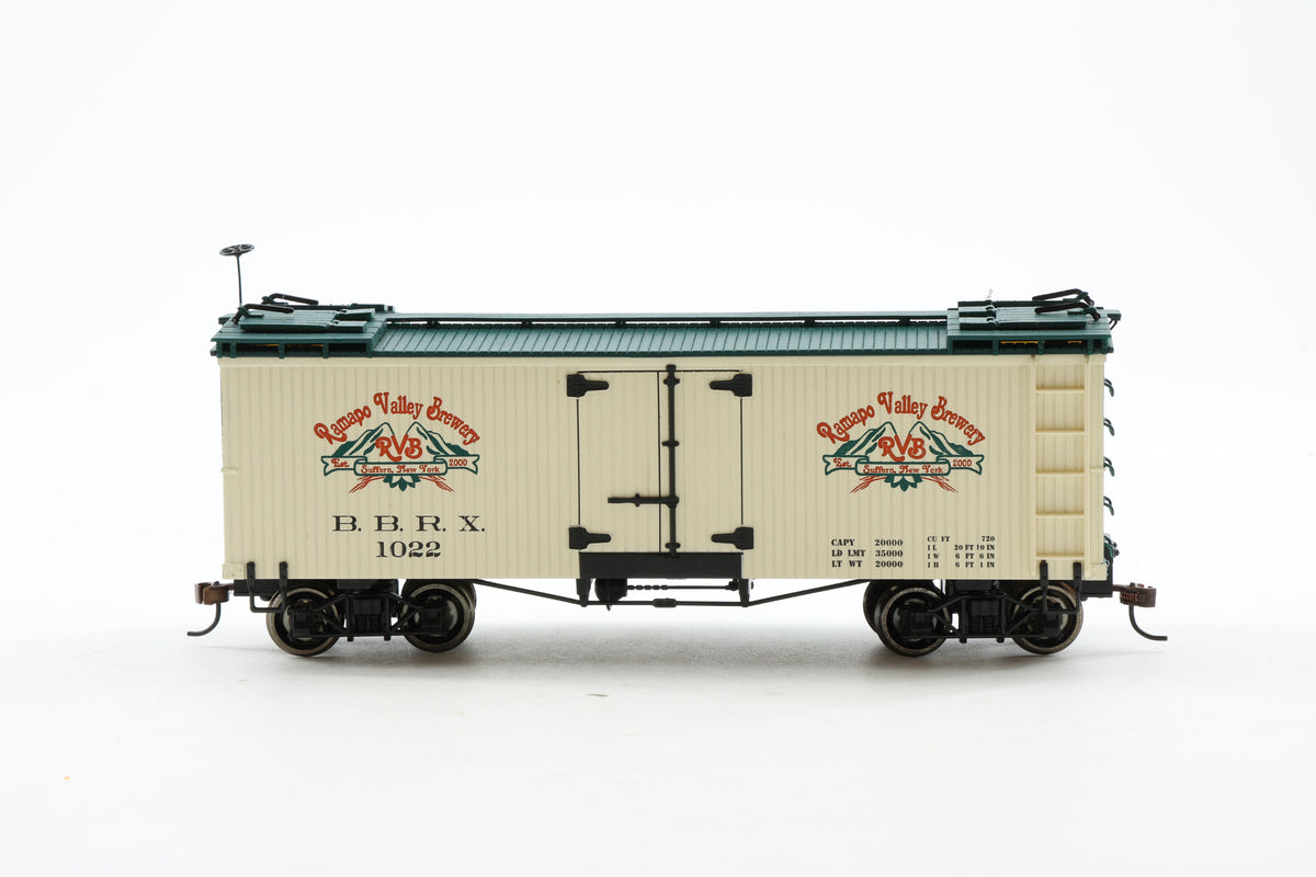 Spectrum/Bachmann On30 Rake of Three Freight Cars