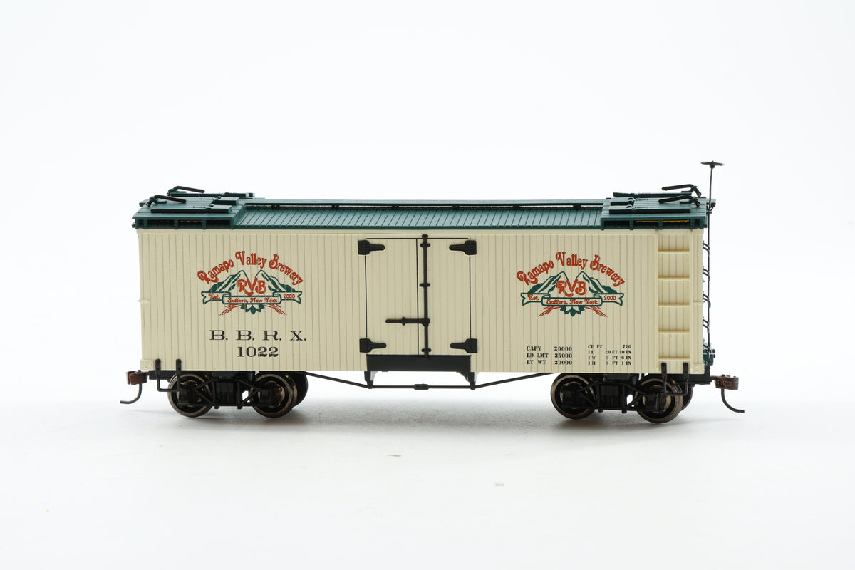 Spectrum/Bachmann On30 Rake of Three Freight Cars