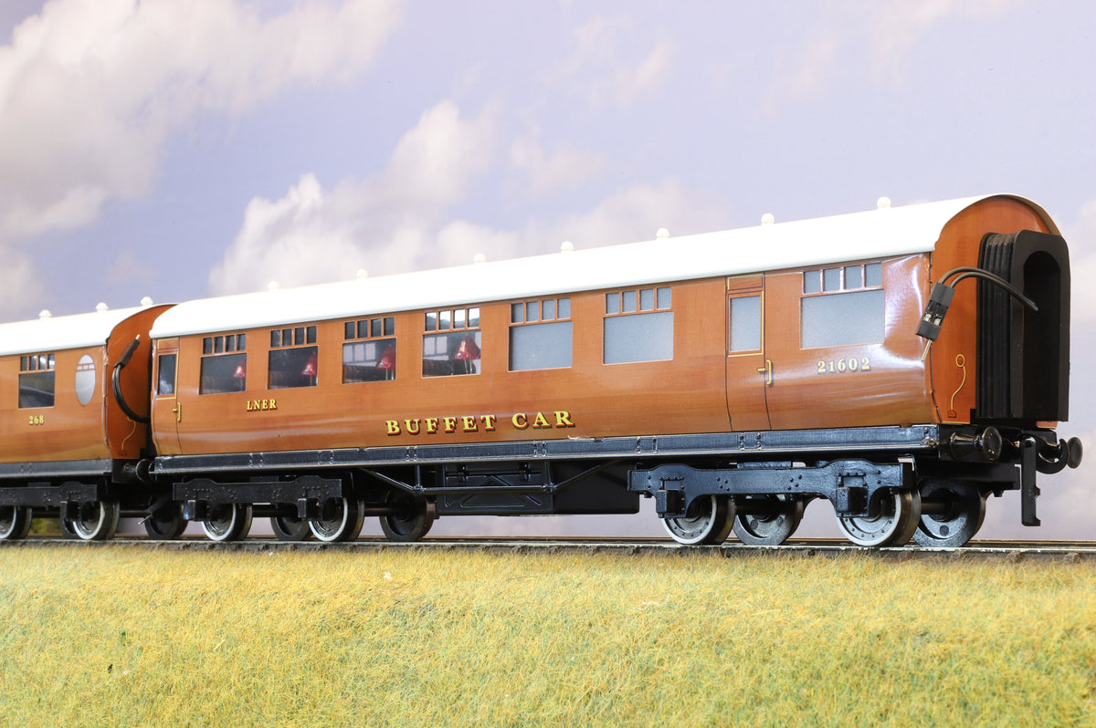 Darstaed Coarse Scale O Set of 3 LNER Thompson Coaches Teak &#39;Set B&#39;