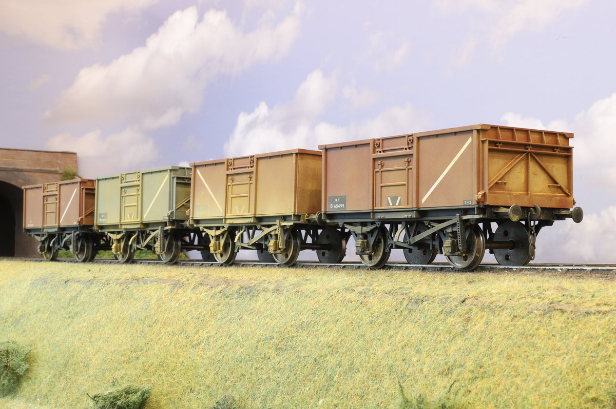 Accucraft Gauge 1 (1:32) Rake of 4 x BR 16T Mineral Wagons, Weathered with Load