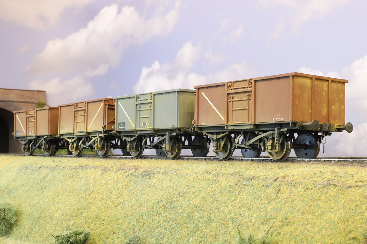 Accucraft Gauge 1 (1:32) Rake of 4 x BR 16T Mineral Wagons, Weathered with Load