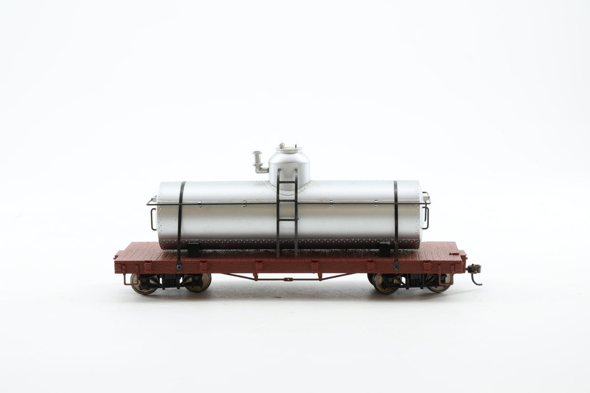 Spectrum/Bachmann On30 Pair of of Tank Cars