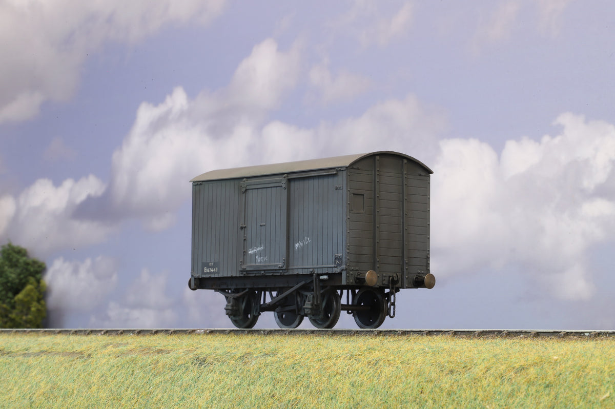 Pair of  Finescale O Gauge ex-LNER Vans, Weathered
